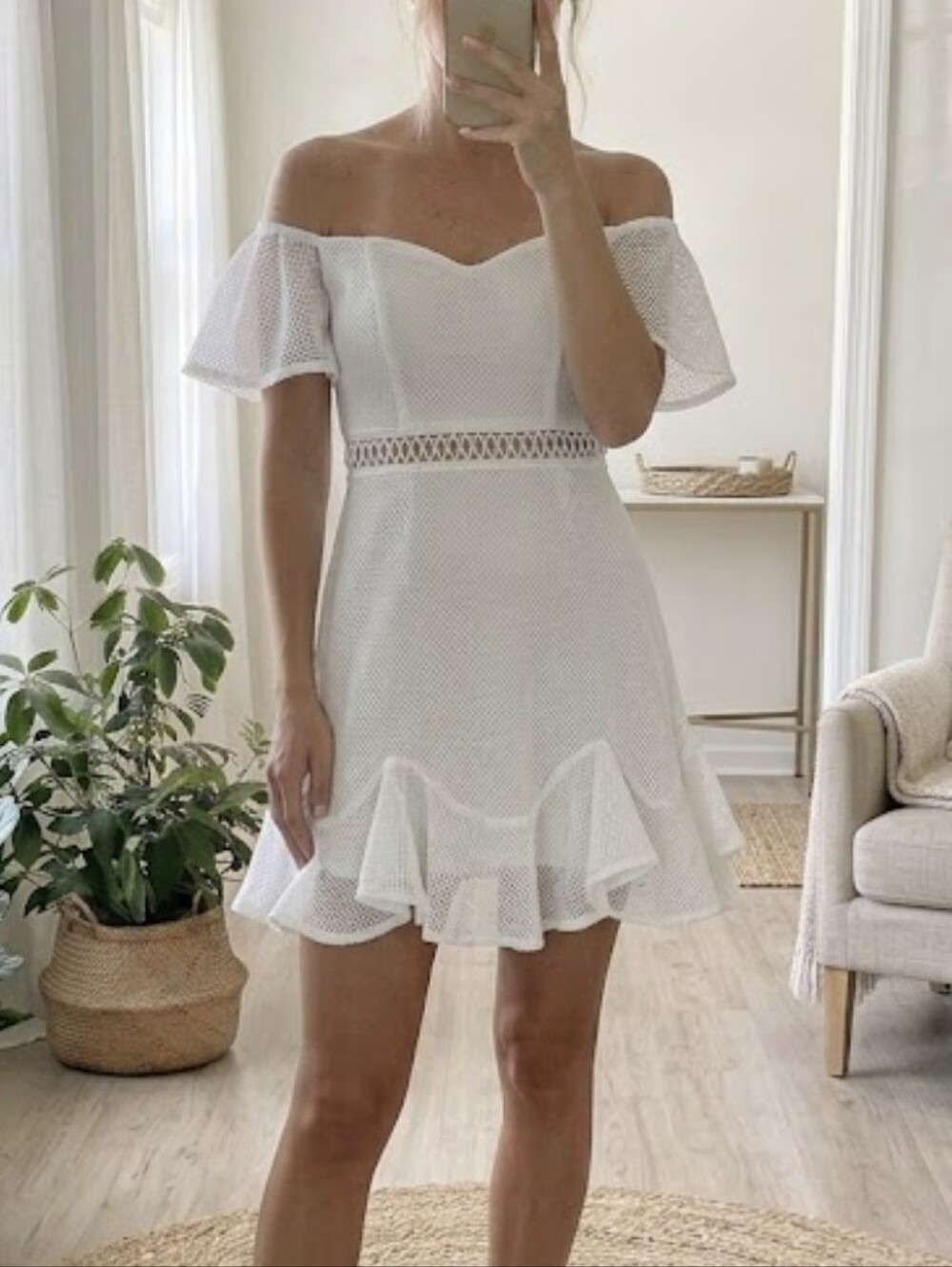 Selfie Leslie Chi Chi Dress